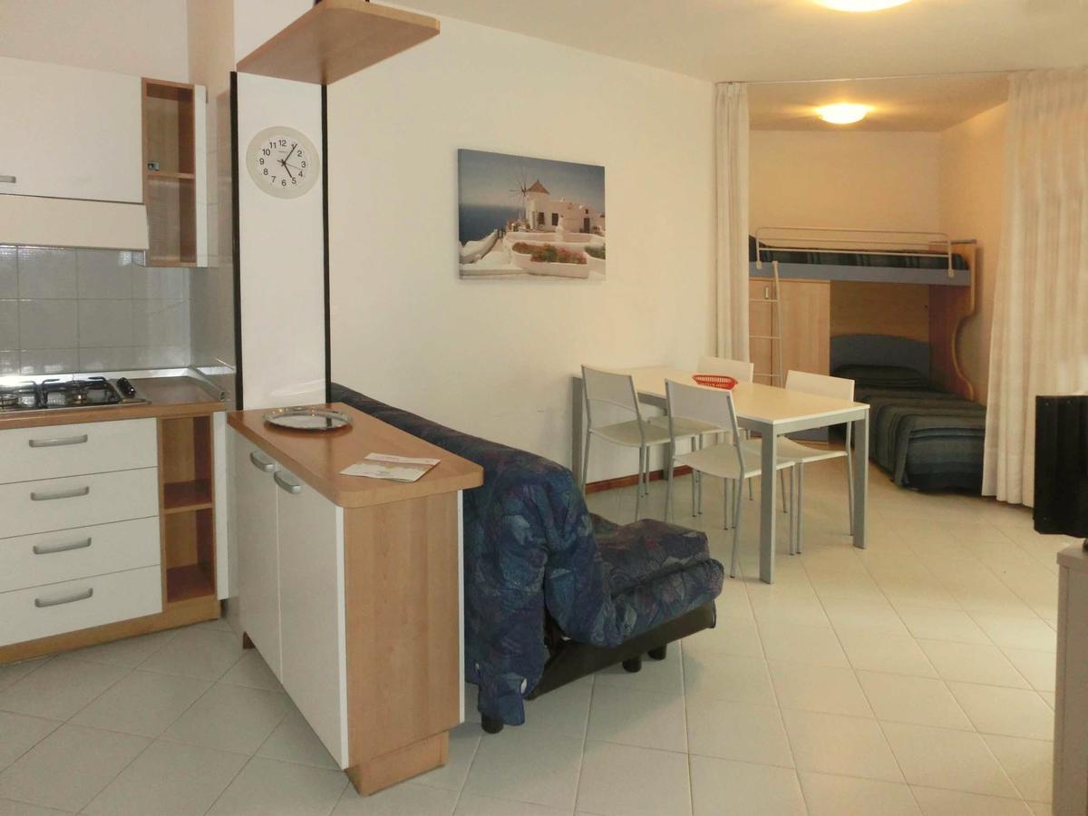 Marco Polo Appartement Lignano Sabbiadoro Buitenkant foto